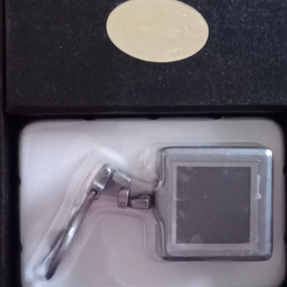 Digital Keychain - Picture 4 of 9